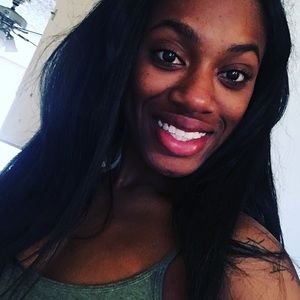 Meet your Posher, Davina